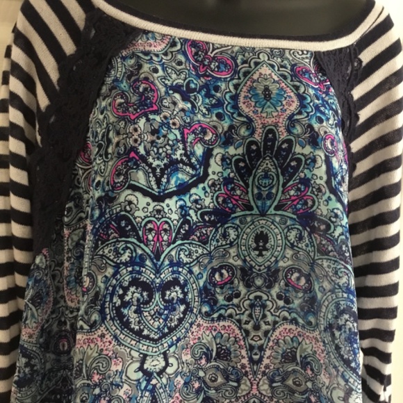 Love, Fire Multi Fabric Hi-Low Spring Top - Picture 6 of 10